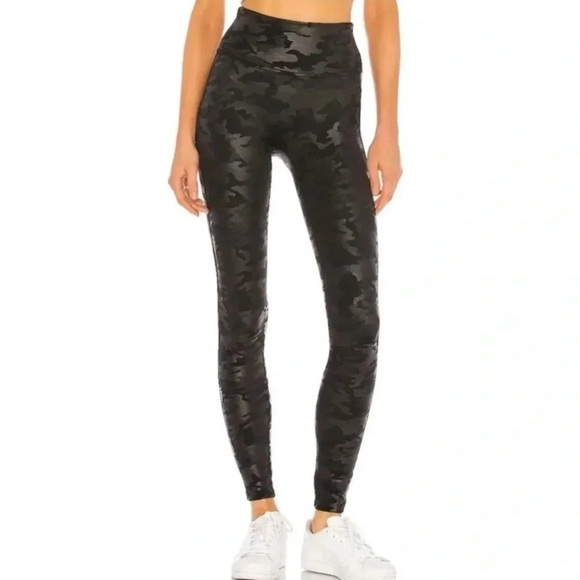 SPANX Pants - SPANX Faux Leather Camo Legging Black size Large